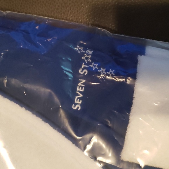 Men's Robe - Picture 5 of 13